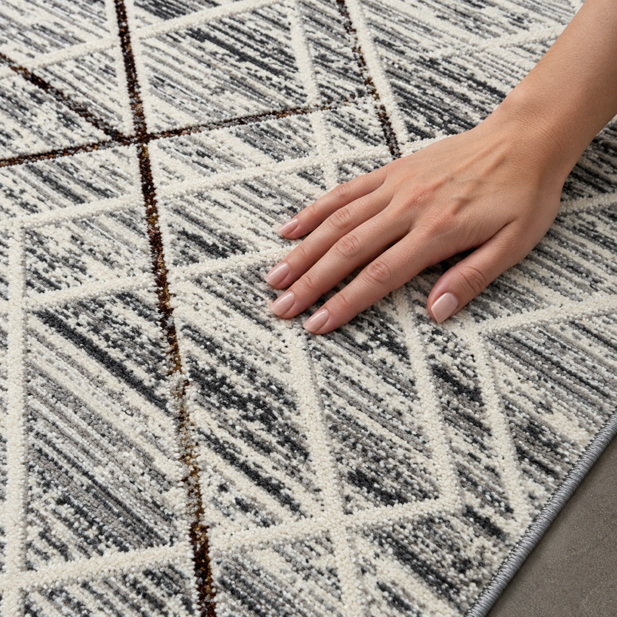Tapete Edantex Carrara Turco Geométrico Cinza e Off White Retangular