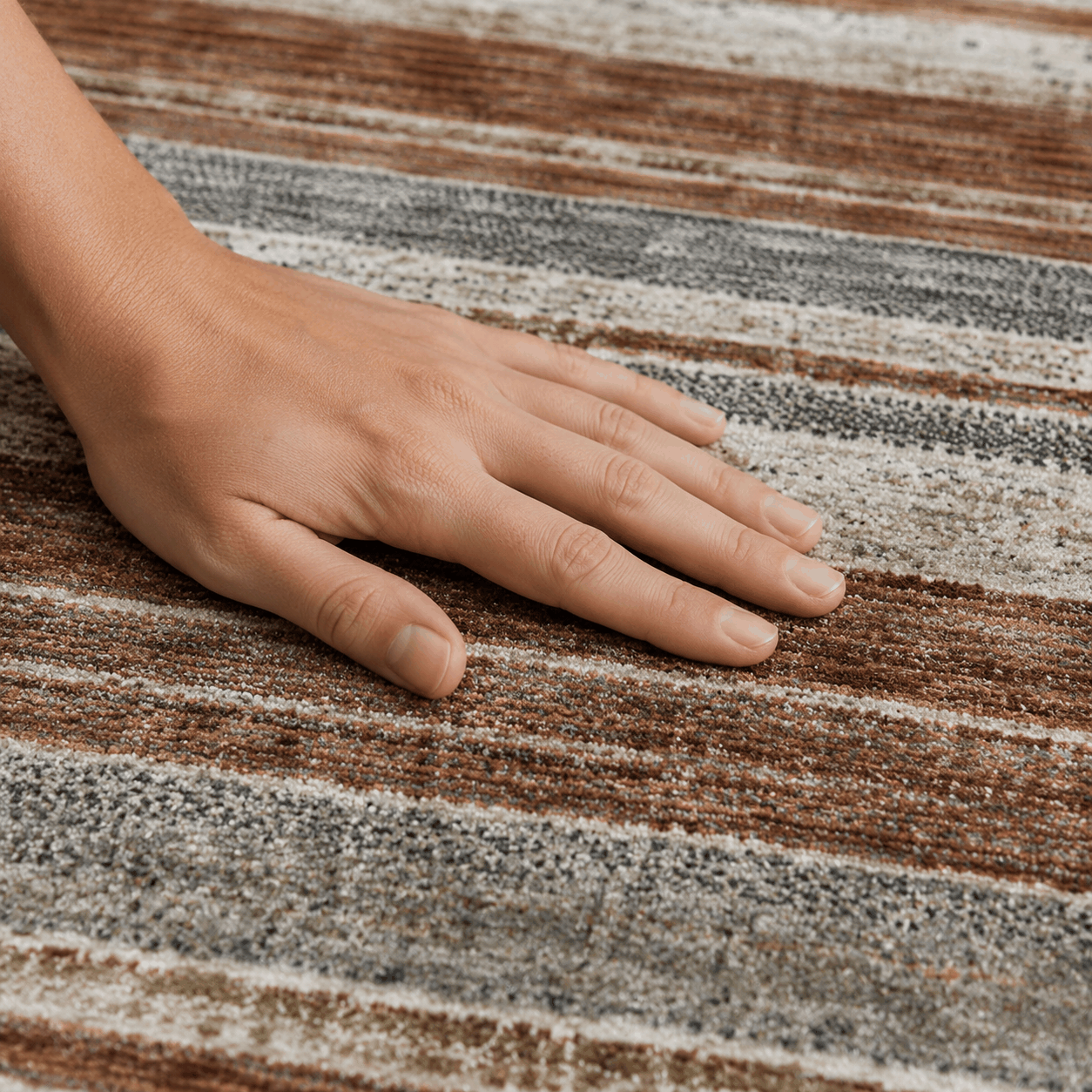 Tapete All Decor Mahali Listrado Terra Cream CD Turco Terra Creme e Cinza Retangular