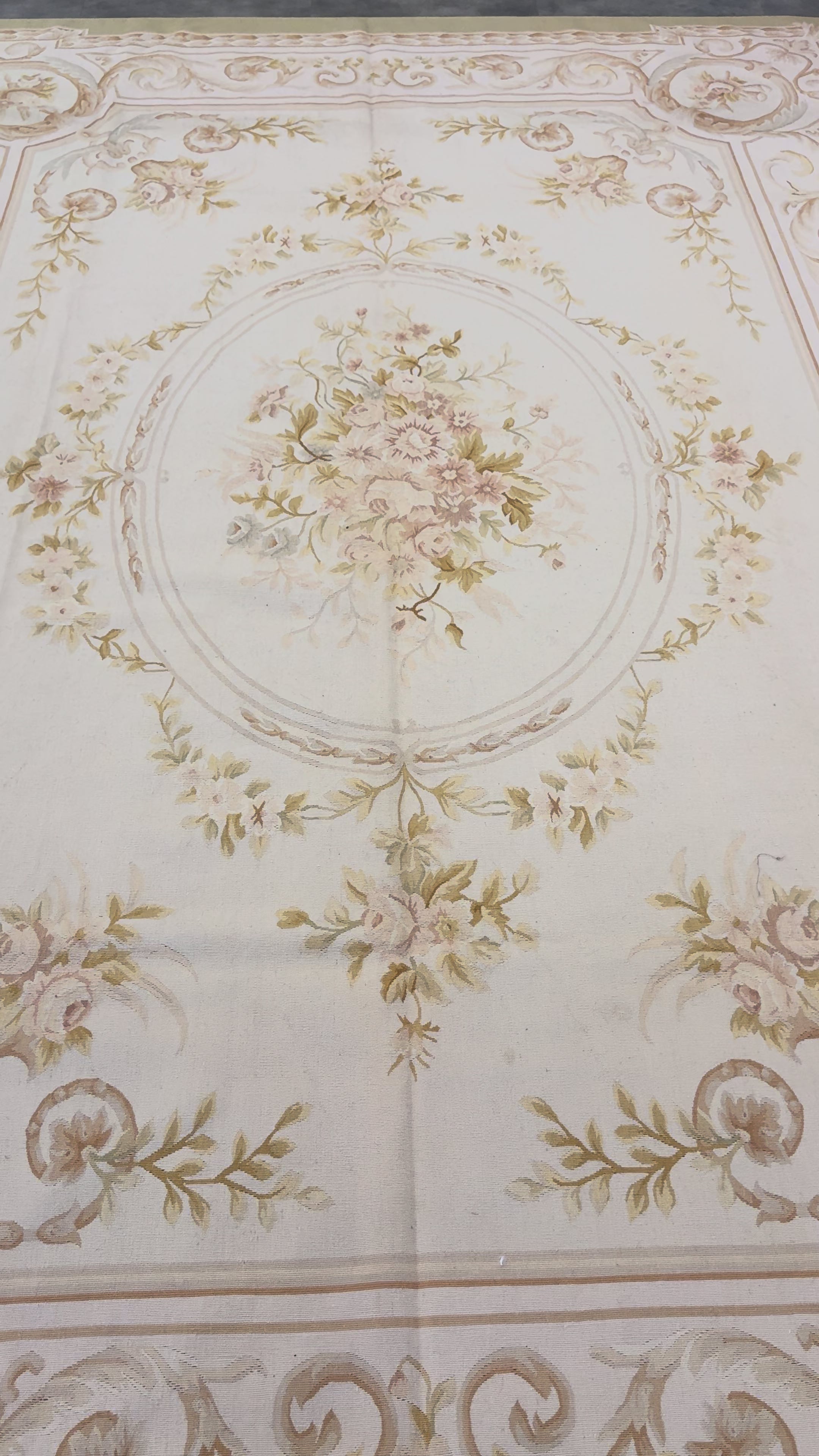 Tapete Aubusson Retangular Marfim Floral Clássico  3,57 x 2,60