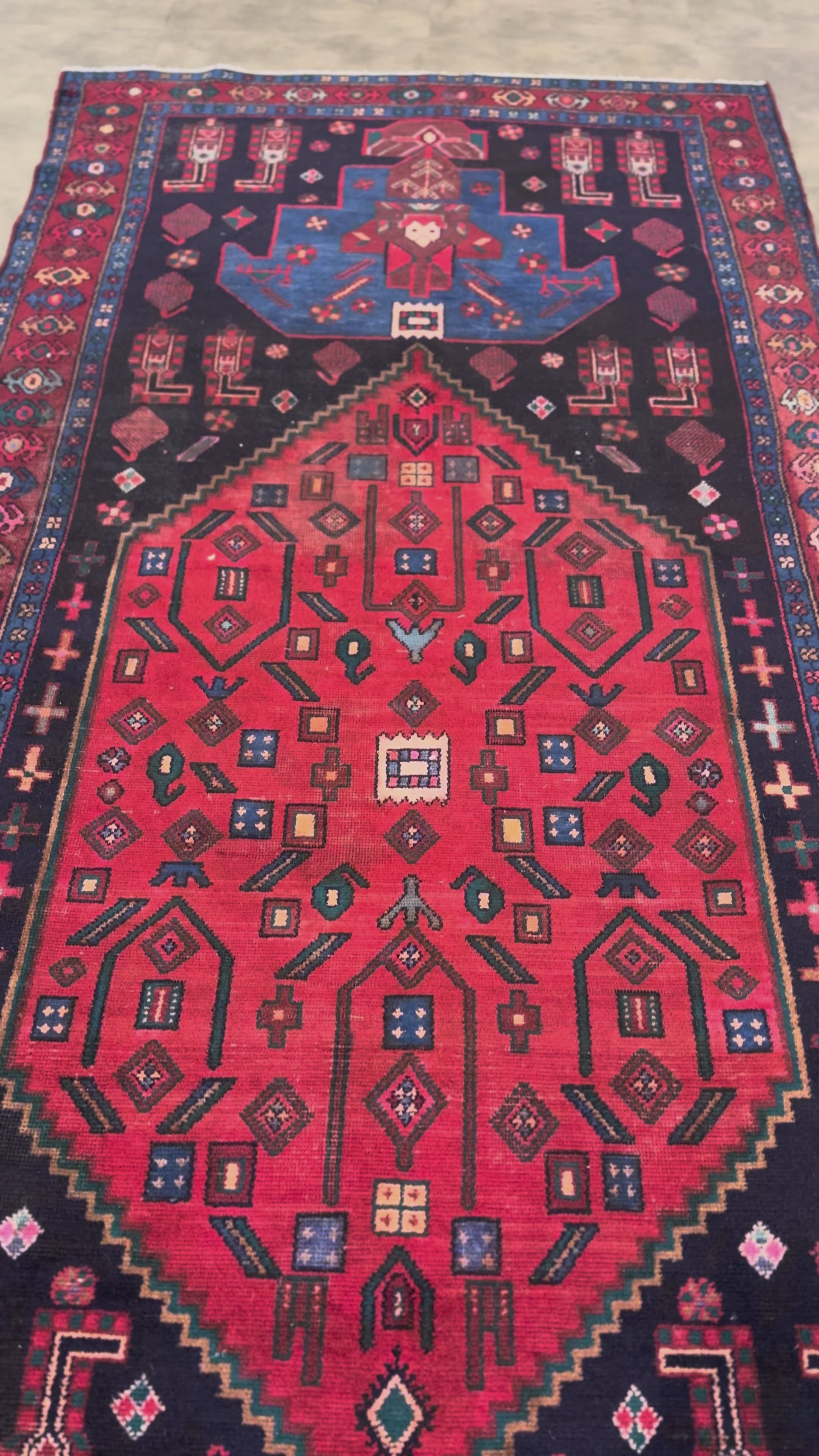 Tapete Persa Iraniano Artesanal Retangular Rubi e Marinho 3,58 x 1,58